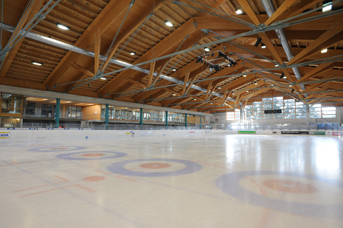 eishalle-innen.JPG